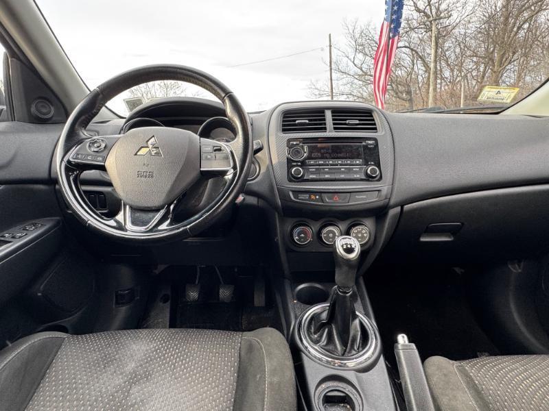 Mitsubishi Outlander Sport  2016