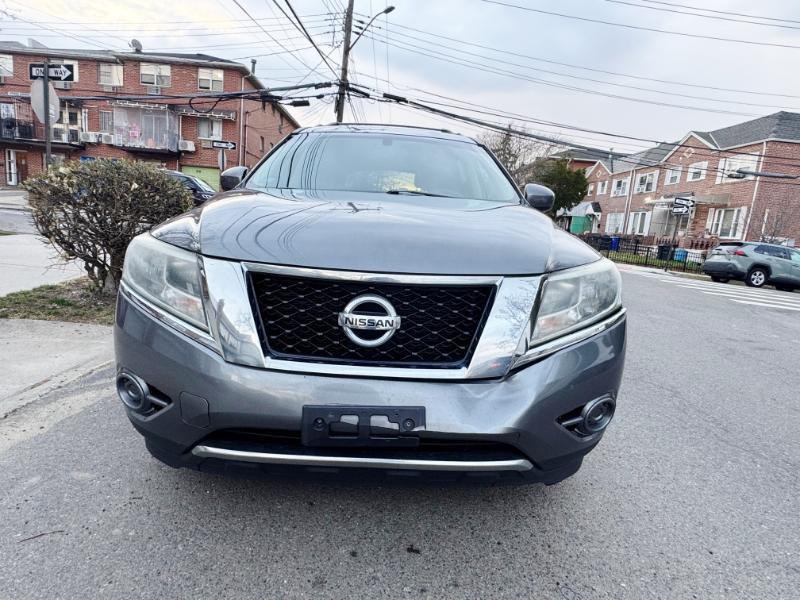 Nissan Pathfinder Platinum 4WD 2016