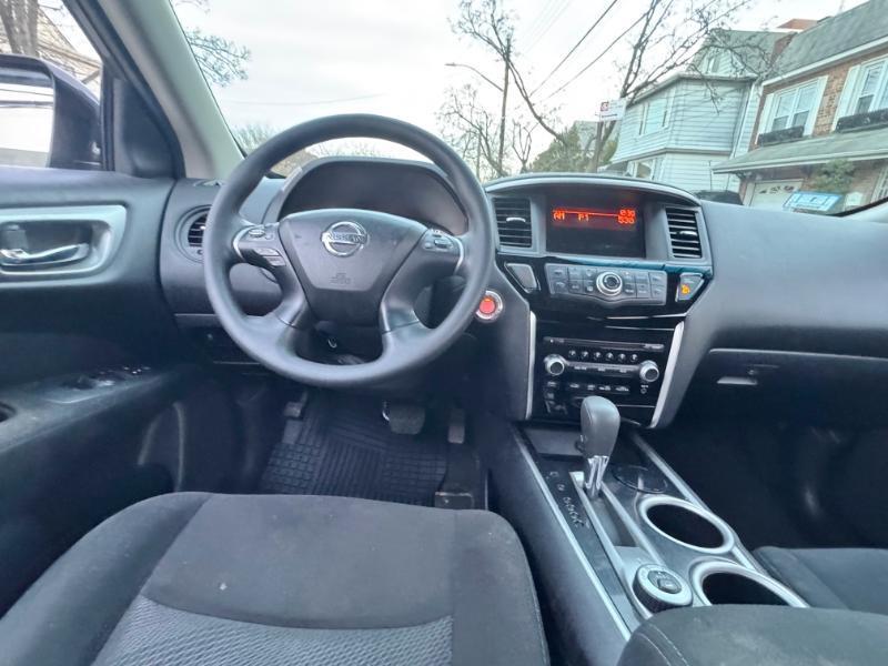 Nissan Pathfinder Platinum 4WD 2016