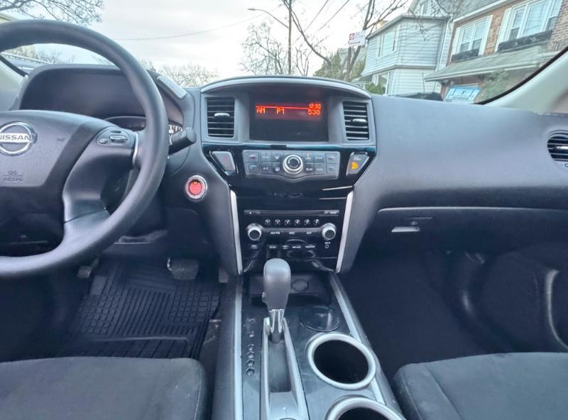 Nissan Pathfinder Platinum 4WD 2016