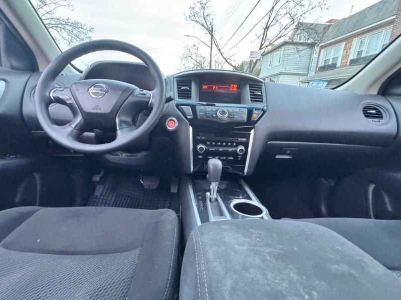 Nissan Pathfinder Platinum 4WD 2016