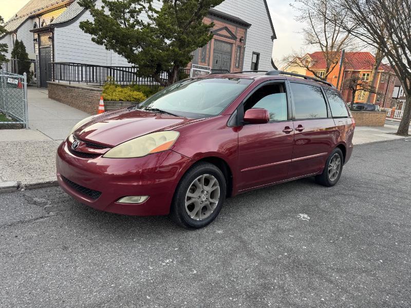 2006 Toyota Sienna XLE