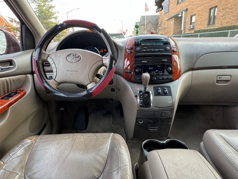 Toyota Sienna XLE 2006