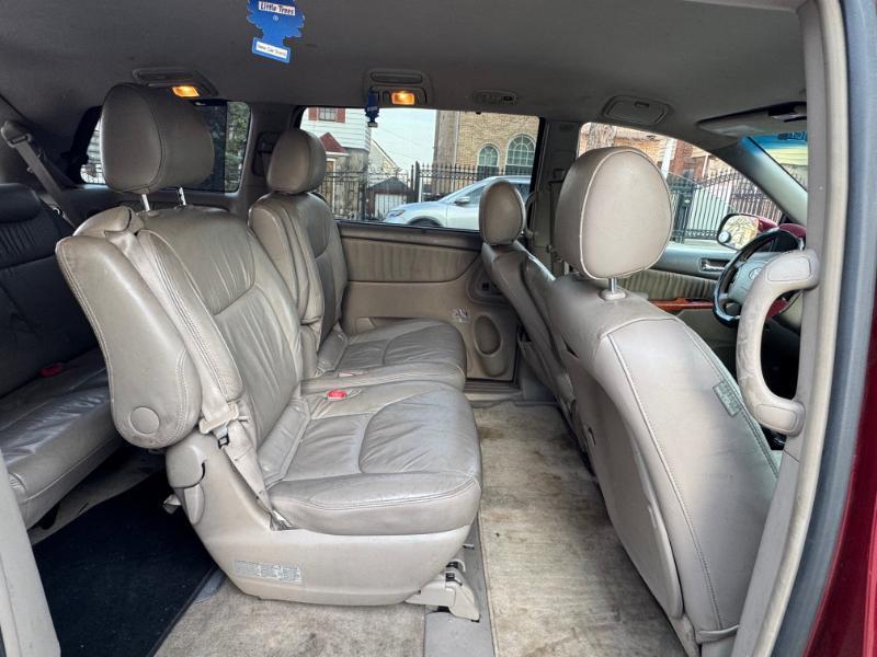 Toyota Sienna XLE 2006