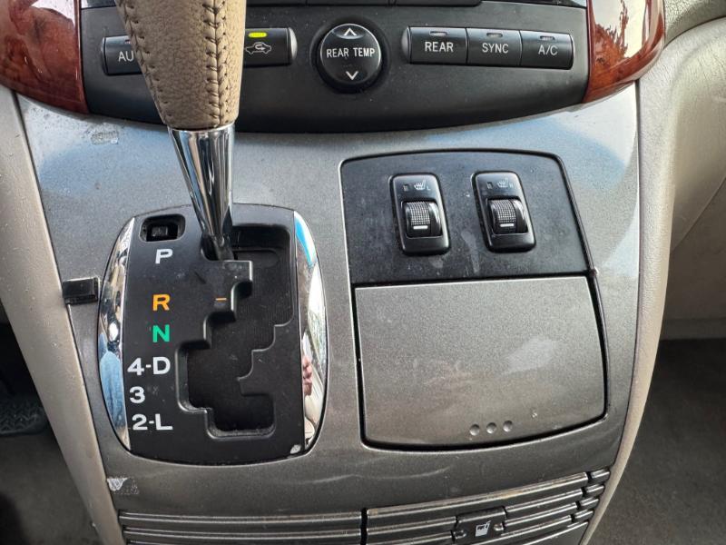 Toyota Sienna XLE 2006