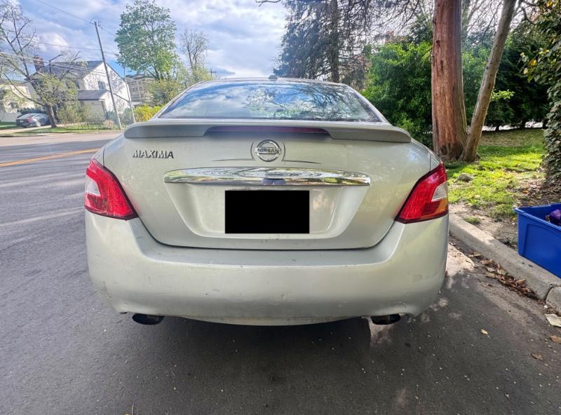 Nissan Maxima SV 2010