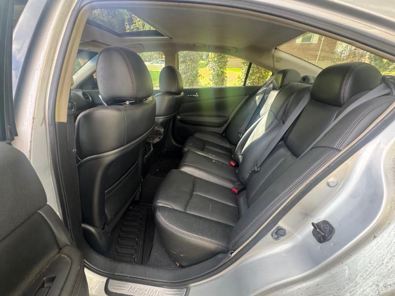 Nissan Maxima SV 2010