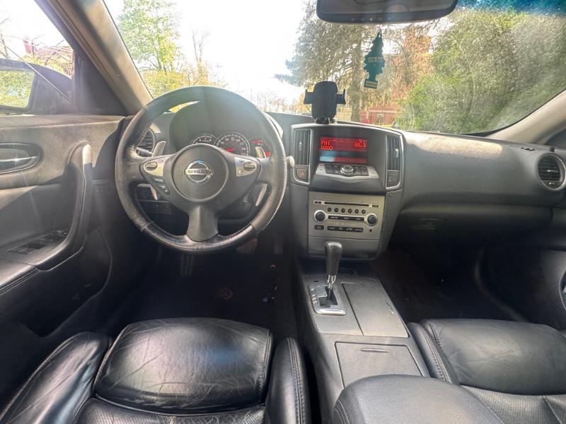 Nissan Maxima SV 2010