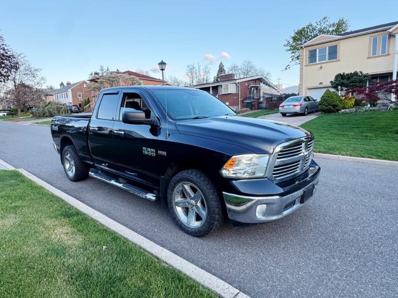 RAM 1500 SLT Quad Cab 4WD 2015
