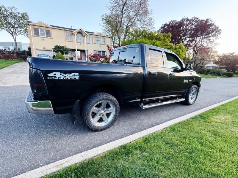 RAM 1500 SLT Quad Cab 4WD 2015