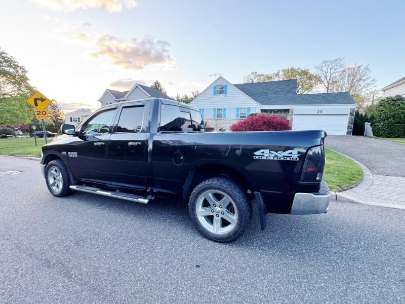 RAM 1500 SLT Quad Cab 4WD 2015