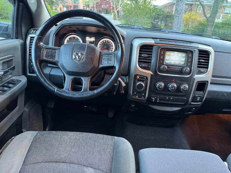 RAM 1500 SLT Quad Cab 4WD 2015