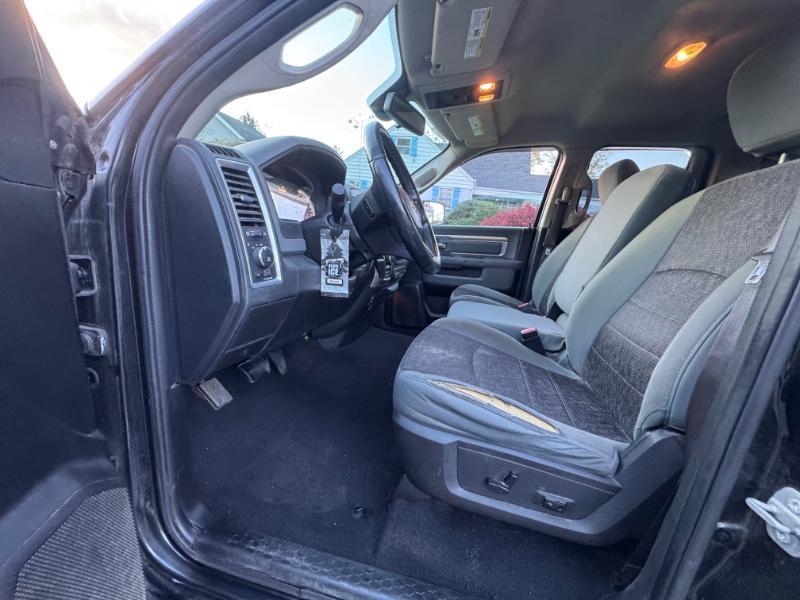 RAM 1500 SLT Quad Cab 4WD 2015