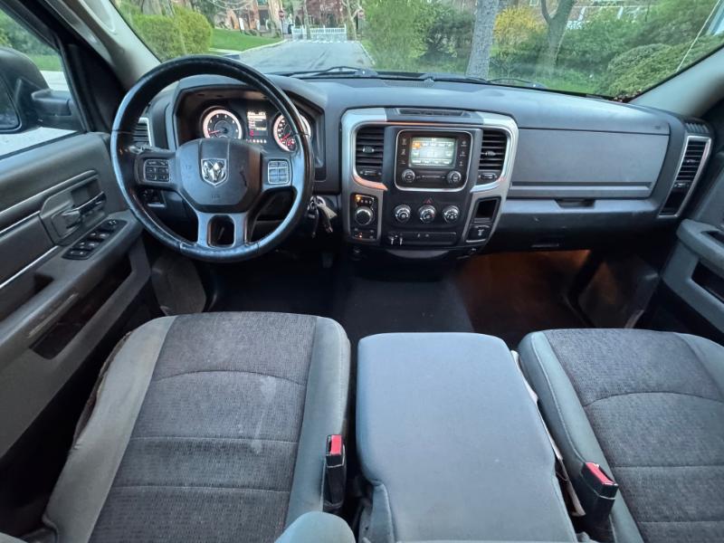 RAM 1500 SLT Quad Cab 4WD 2015