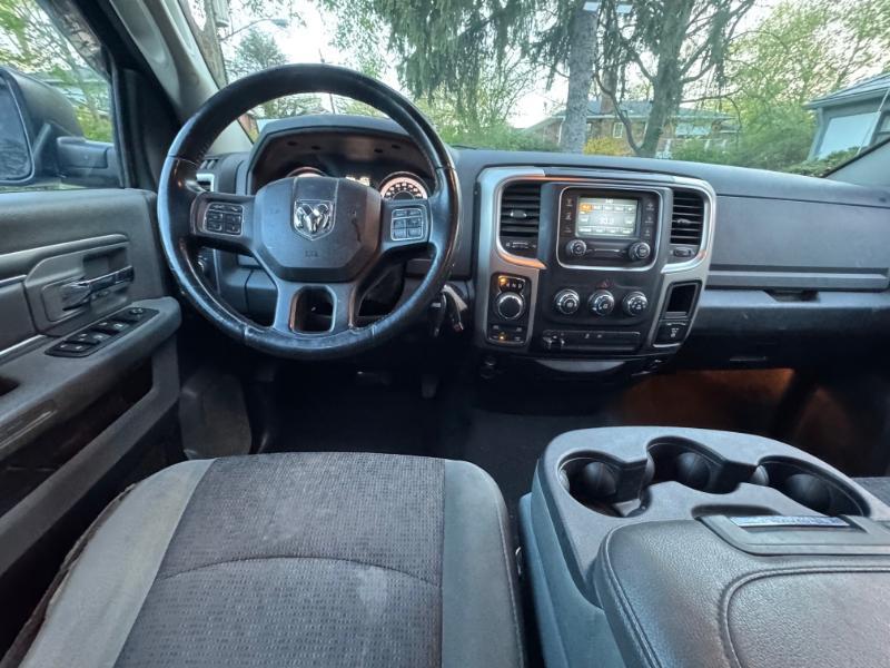 RAM 1500 SLT Quad Cab 4WD 2015