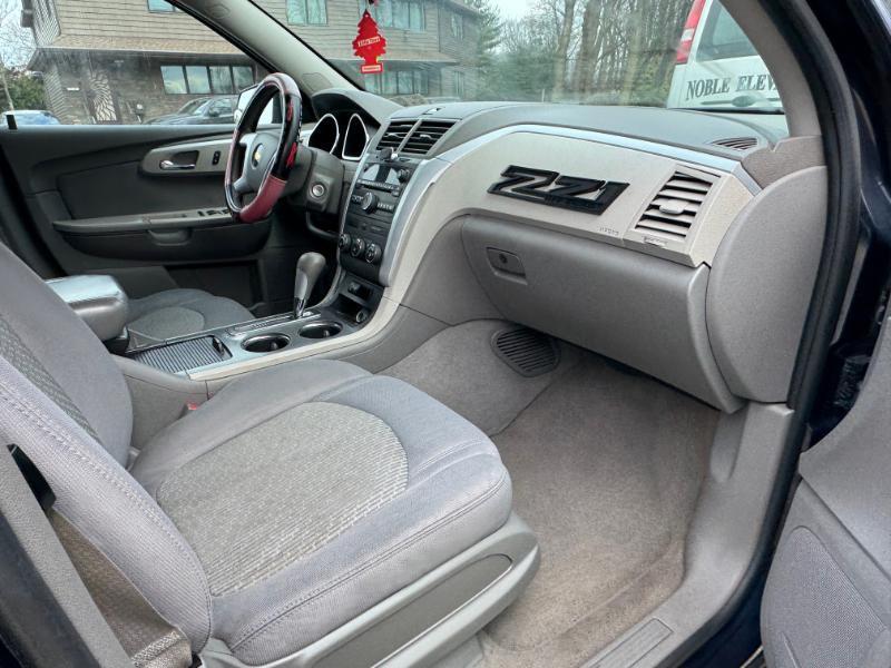 Chevrolet Traverse LS AWD 2010
