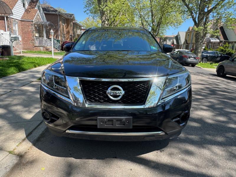 Nissan Pathfinder SV 4WD 2014