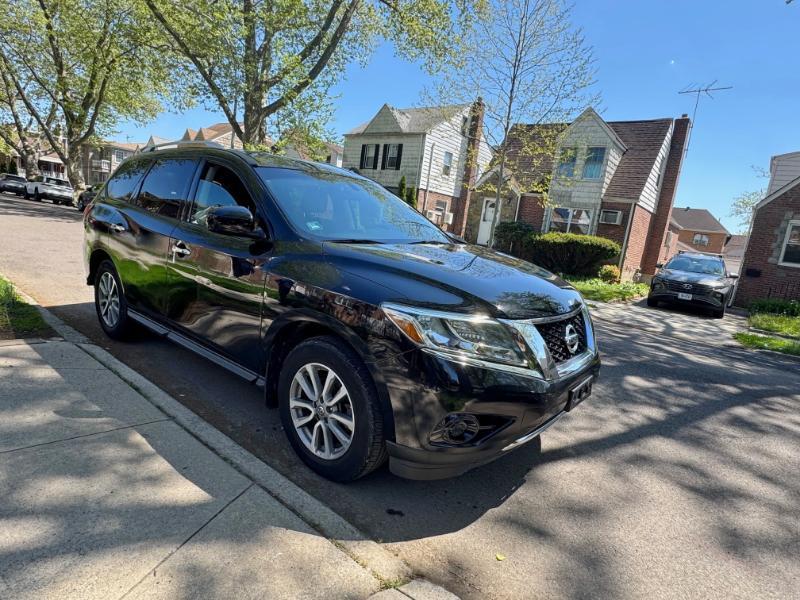 Nissan Pathfinder SV 4WD 2014