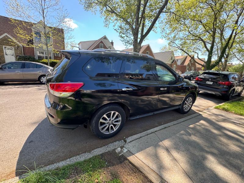 Nissan Pathfinder SV 4WD 2014