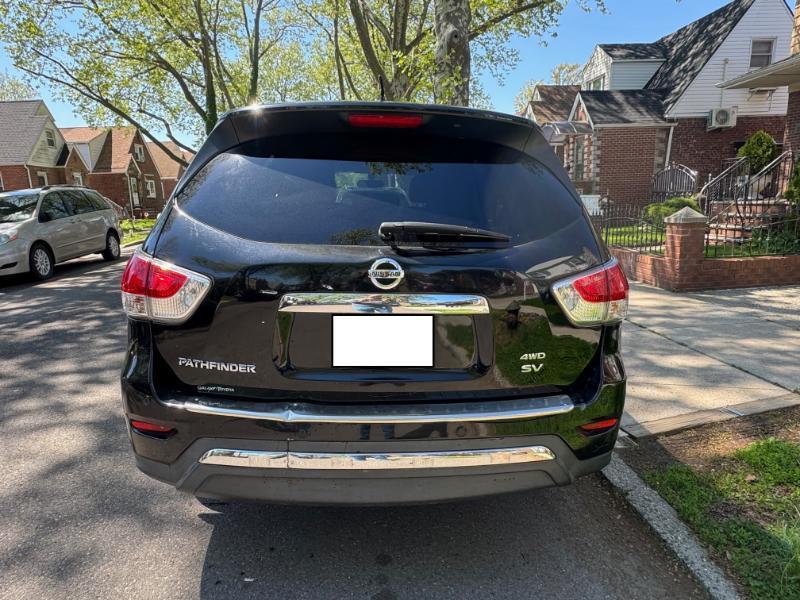 Nissan Pathfinder SV 4WD 2014