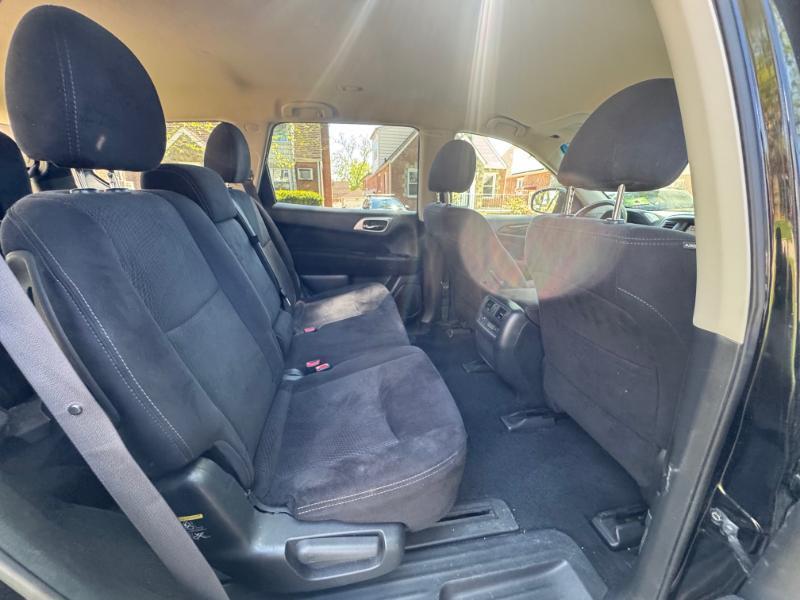 Nissan Pathfinder SV 4WD 2014