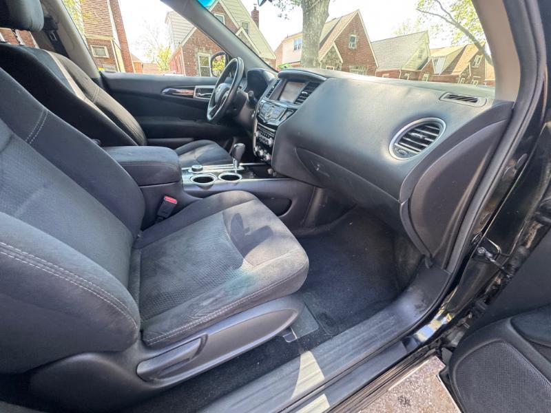 Nissan Pathfinder SV 4WD 2014