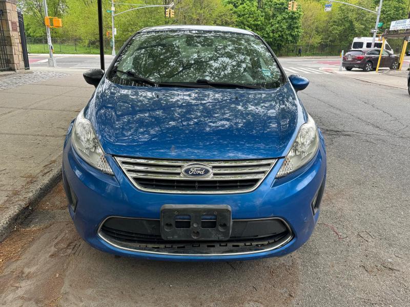 Ford Fiesta SE Sedan 2011