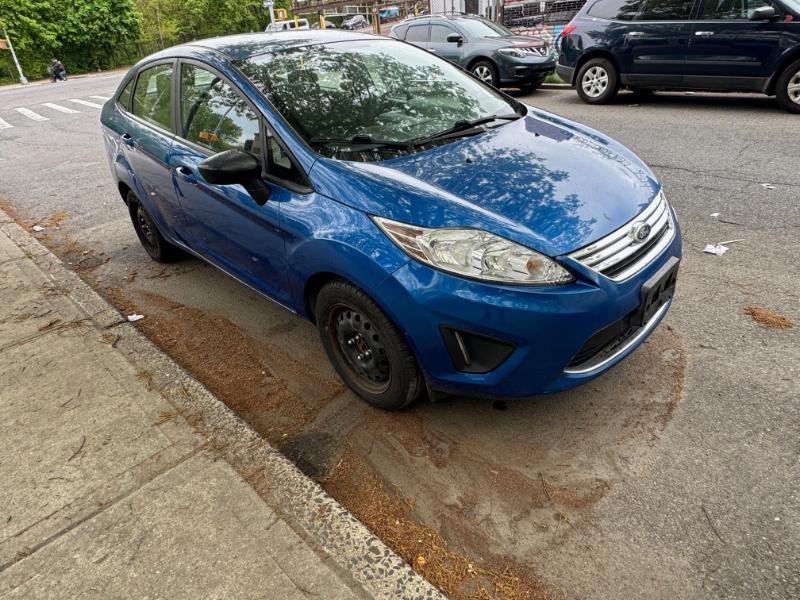 Ford Fiesta SE Sedan 2011