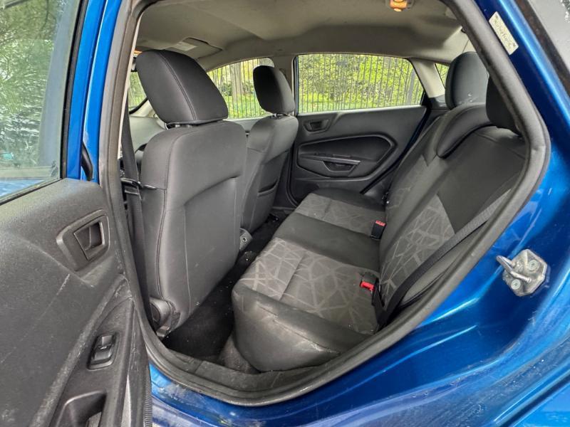 Ford Fiesta SE Sedan 2011
