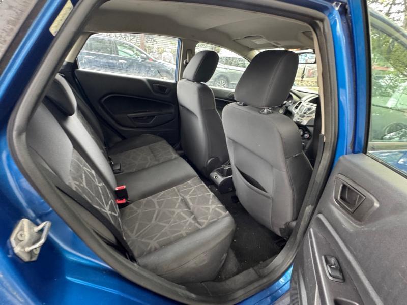 Ford Fiesta SE Sedan 2011