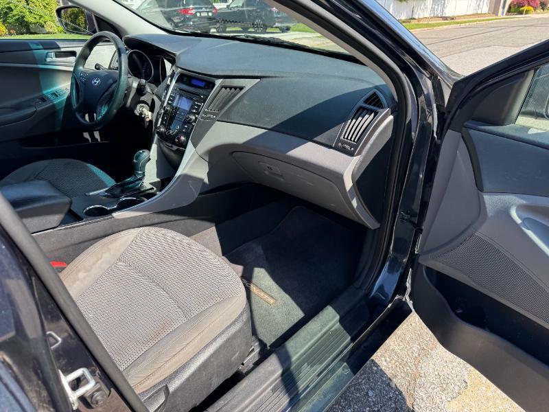 Hyundai Sonata GLS 2012