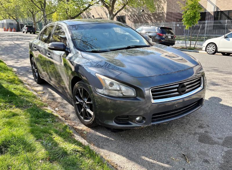 Nissan Maxima SV 2012