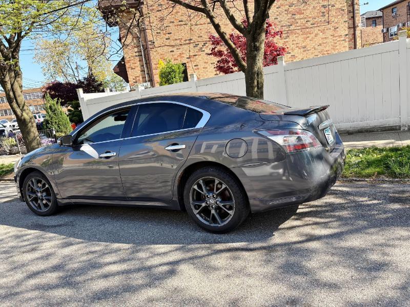 Nissan Maxima SV 2012