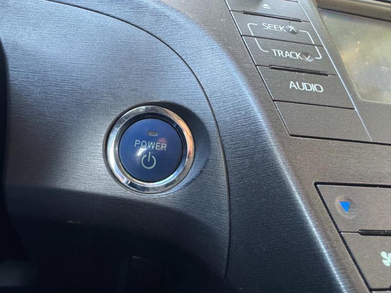 Toyota Prius Four 2015