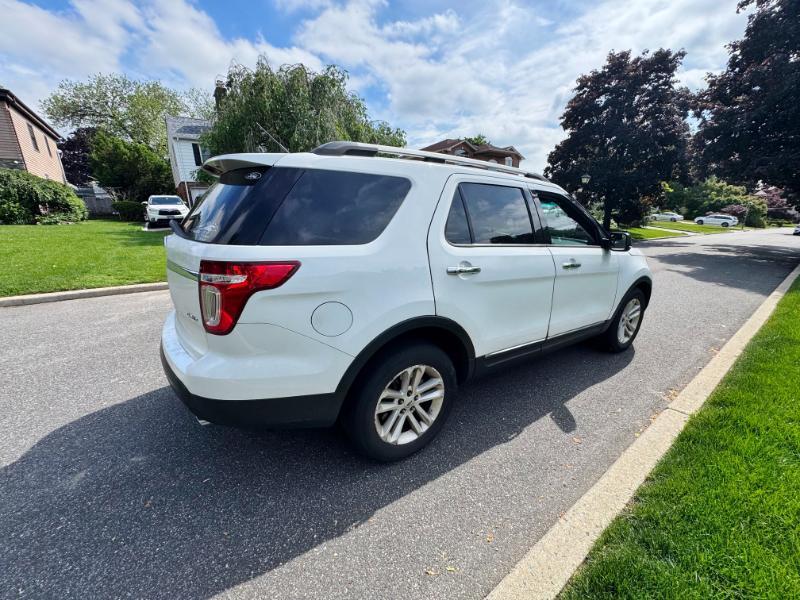 Ford Explorer XLT 4WD 2013