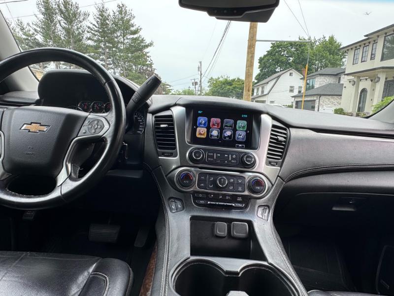 Chevrolet Suburban LT 4WD 2019