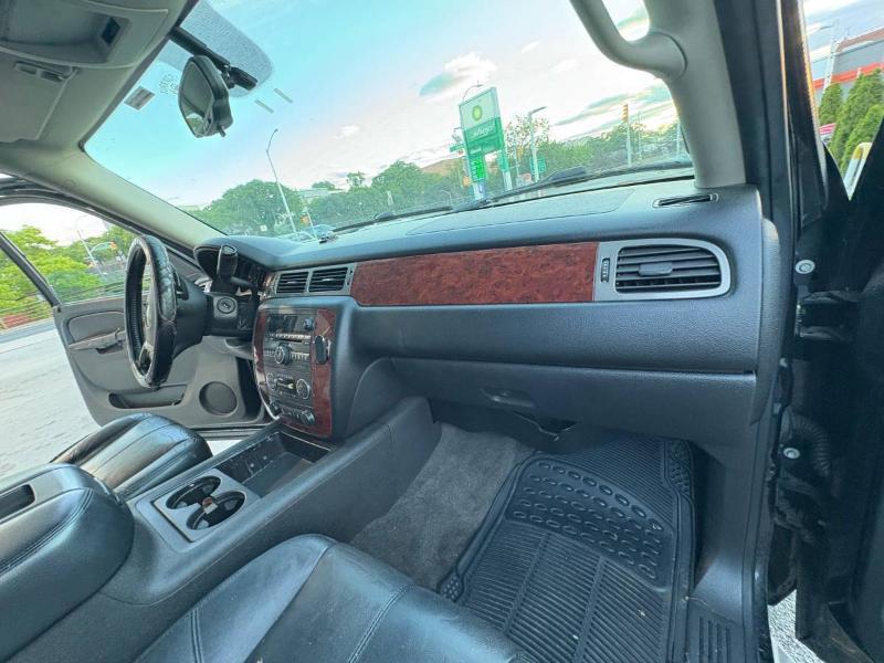 Chevrolet Suburban LTZ 1500 4WD 2013