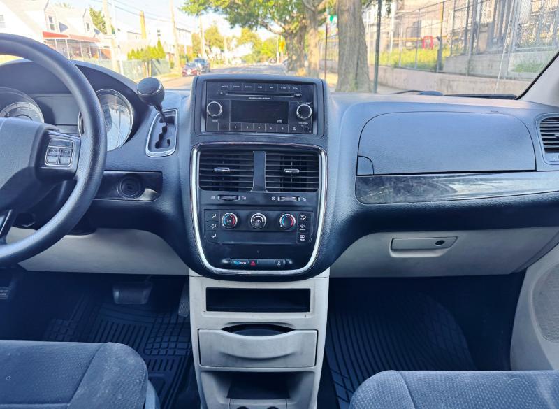 Dodge Grand Caravan SE 2013
