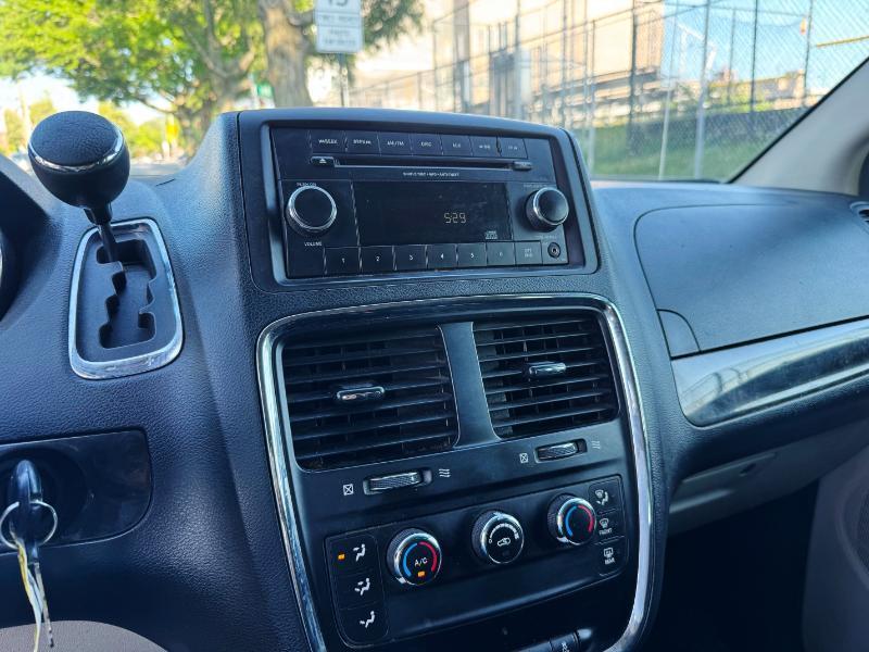 Dodge Grand Caravan SE 2013