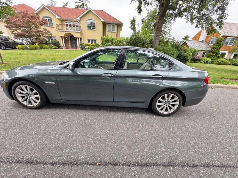 BMW 5-Series 528i 2012