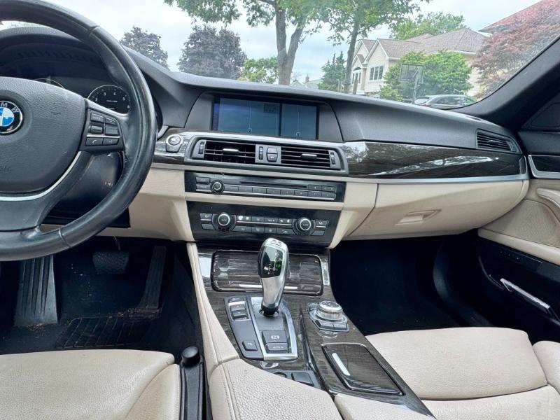 BMW 5-Series 528i 2012