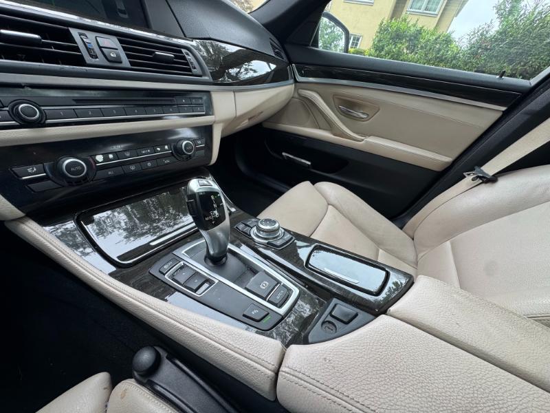 BMW 5-Series 528i 2012