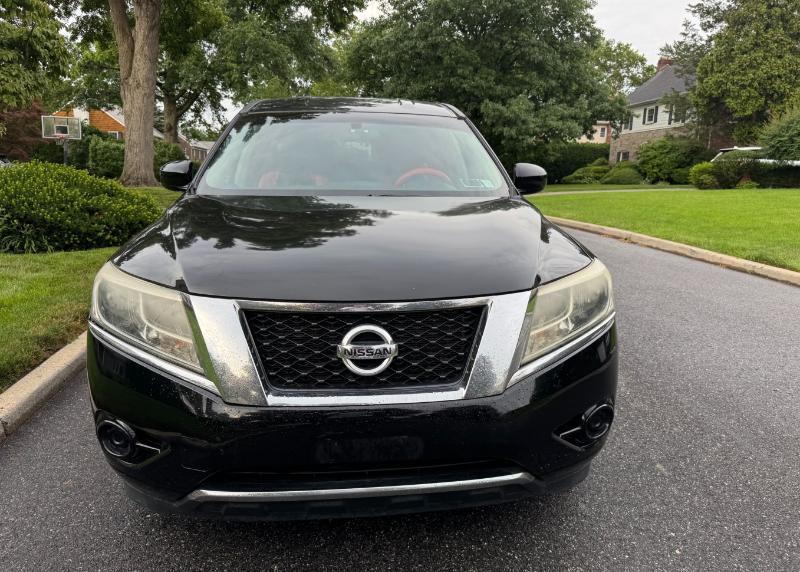 Nissan Pathfinder SV 4WD 2013