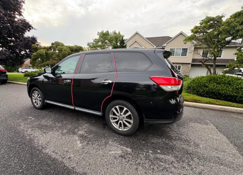 Nissan Pathfinder SV 4WD 2013