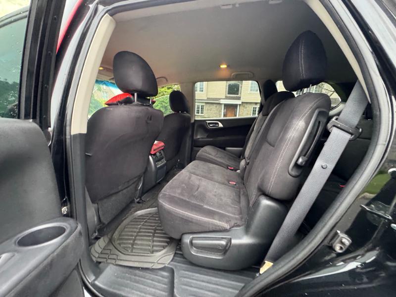Nissan Pathfinder SV 4WD 2013