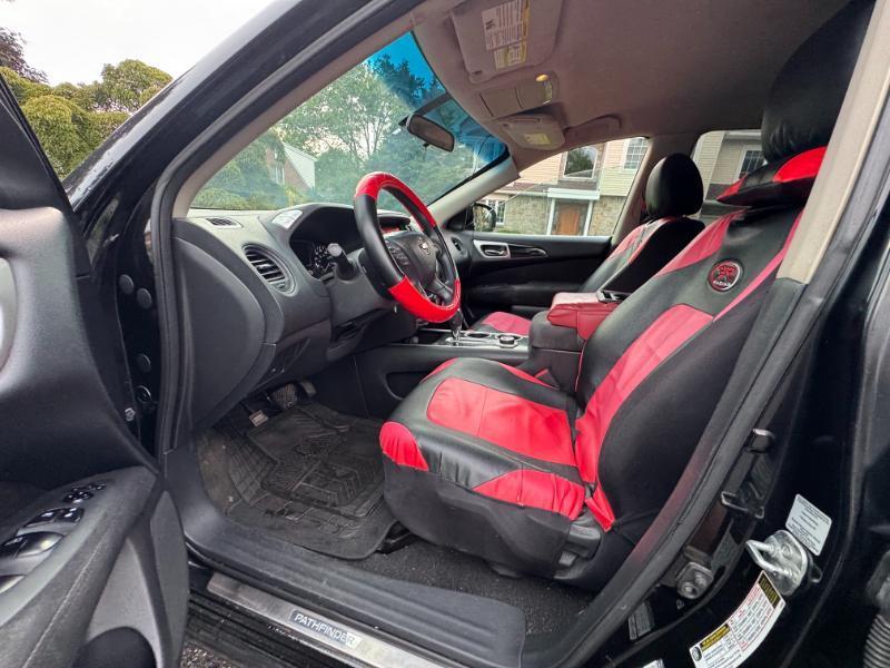 Nissan Pathfinder SV 4WD 2013