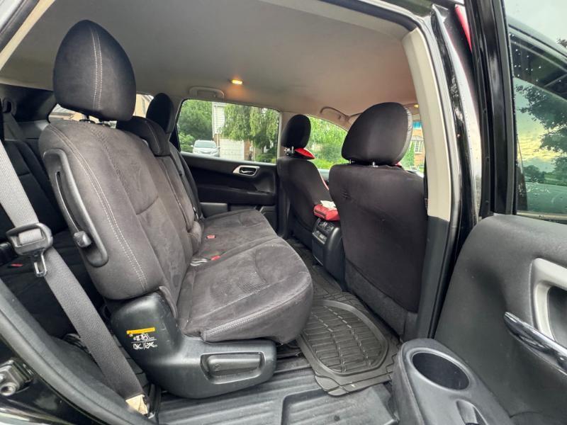 Nissan Pathfinder SV 4WD 2013