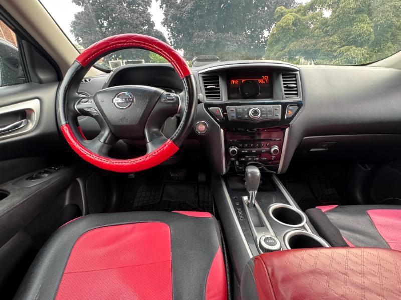 Nissan Pathfinder SV 4WD 2013