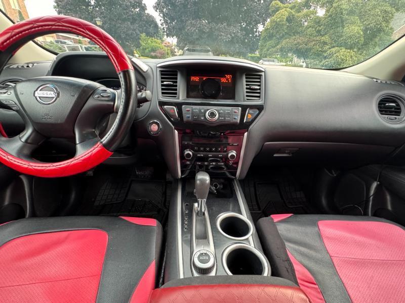 Nissan Pathfinder SV 4WD 2013