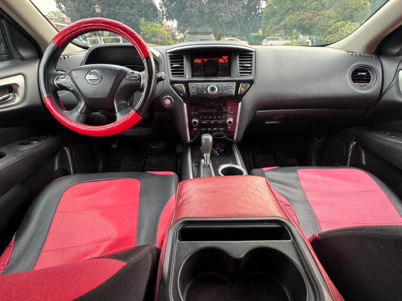 Nissan Pathfinder SV 4WD 2013